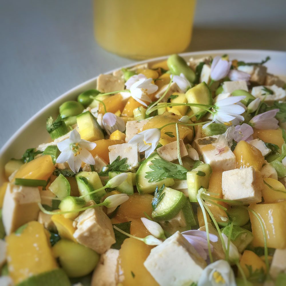 Tartare Tofu Fume Aux Courgettes Mangue Et Ail Des Ours Vegan